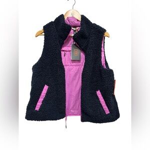 BASS OUTDOOR Women's NAVY and Pink Fleece REVERSIBLE Vest